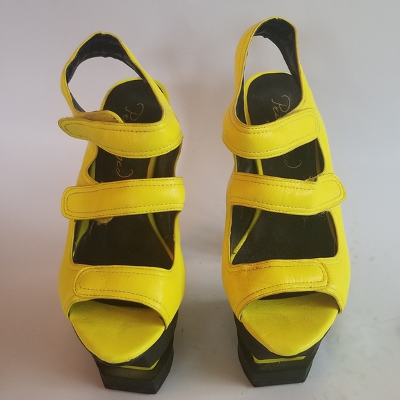 Size 10 Privileged Yellow & Black Velcro Heels - Picture 4 of 11